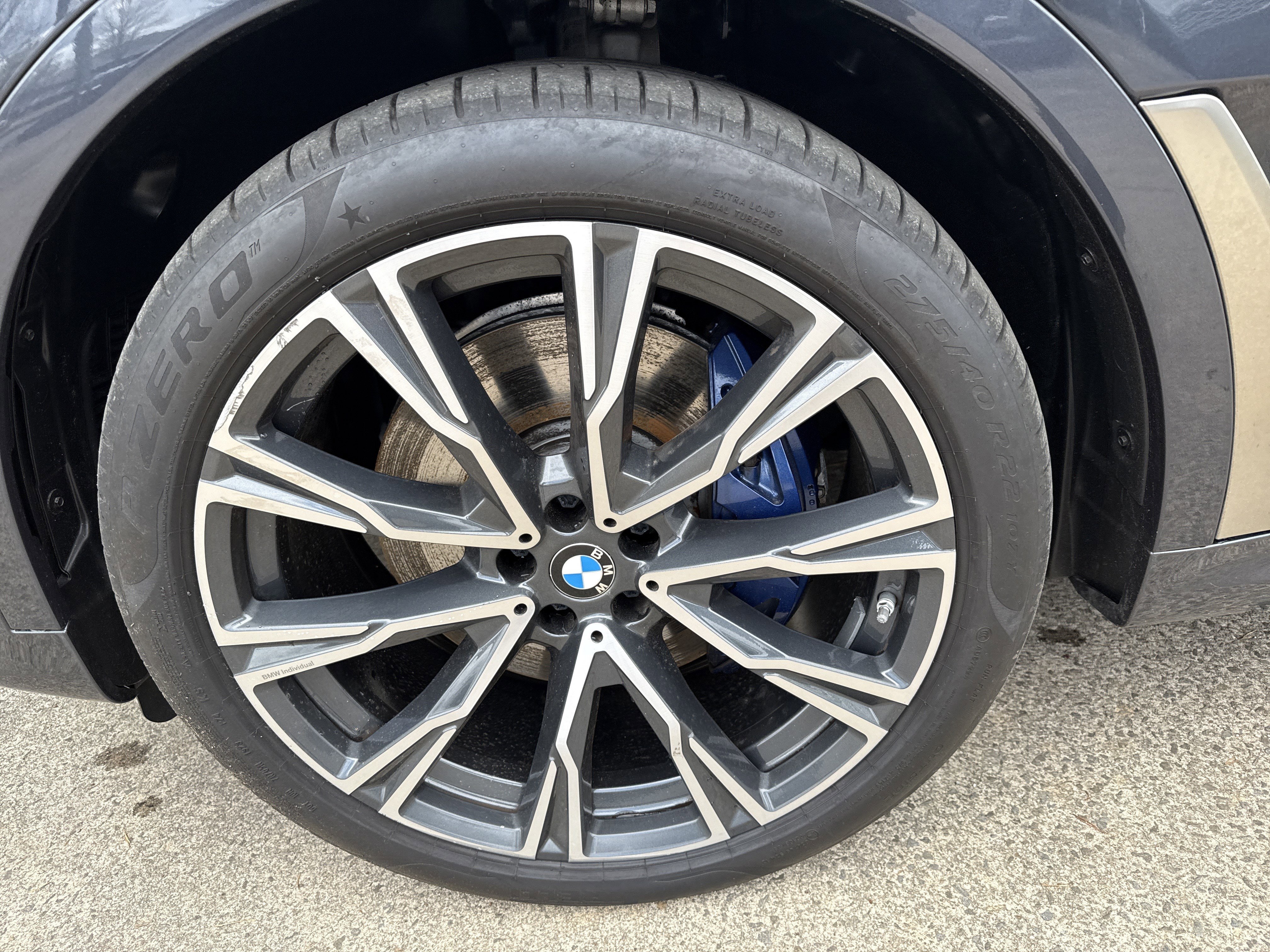 Used 2021 BMW X7 M50i w/ Dynamic Handling Package image 11