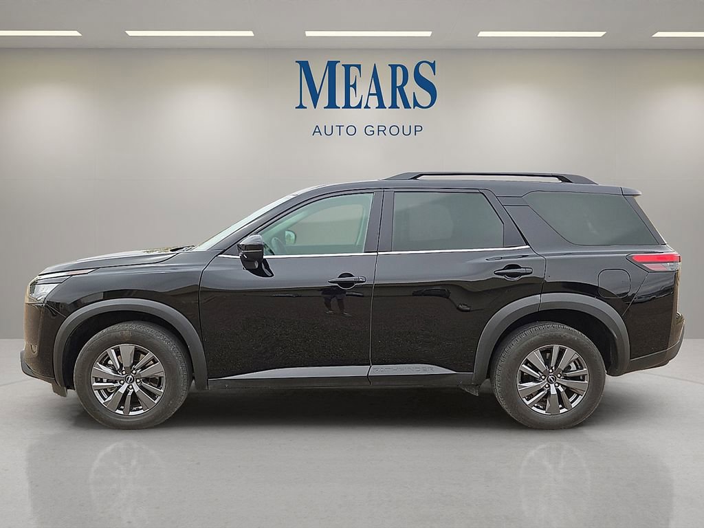 Used 2025 Nissan Pathfinder SV AWD/4WD image 2