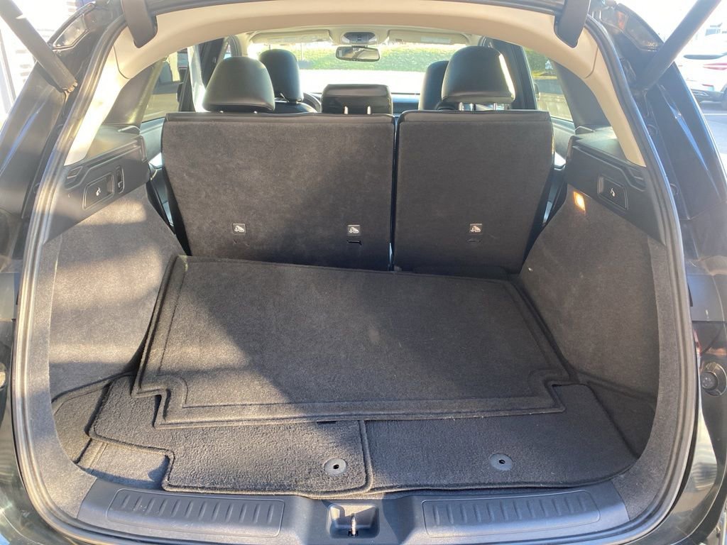 Used 2019 INFINITI QX50 Essential w/ Premium Heat Package image 17