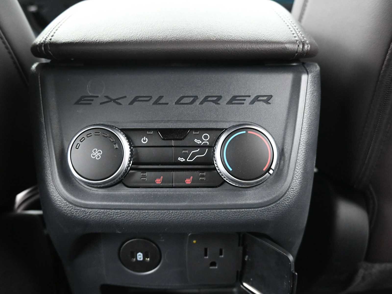 New 2026 Ford Explorer Platinum image 15
