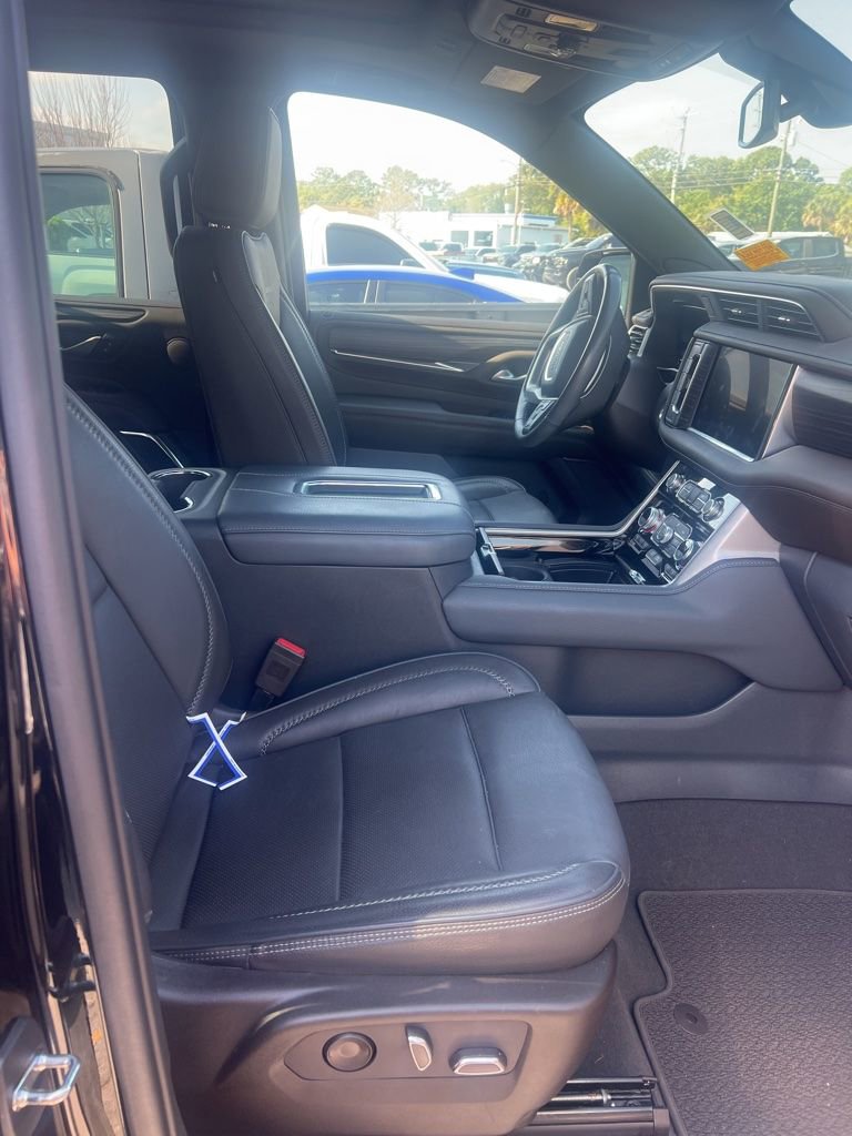 Used 2022 GMC Yukon Denali image 3