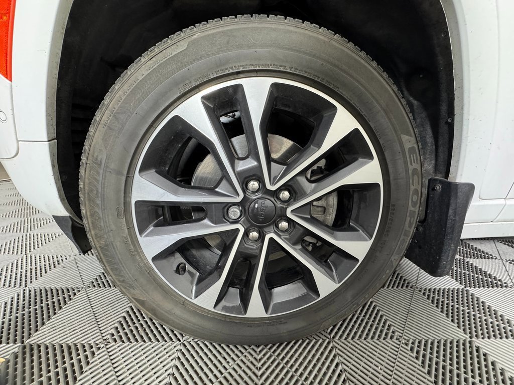 Used 2023 Jeep Grand Cherokee Overland w/ Rear Seat Video Group I image 13