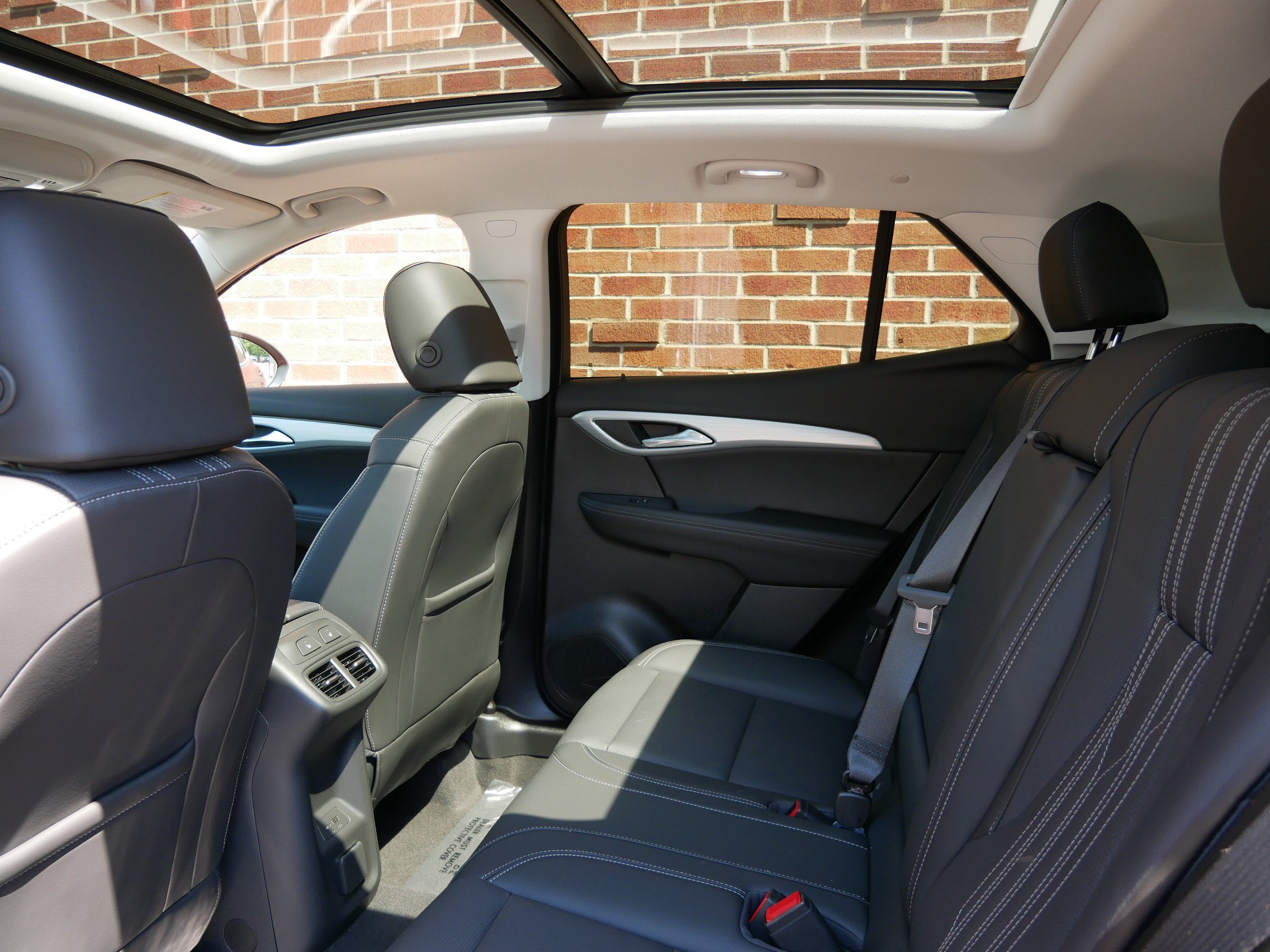 Used 2025 Buick Envision Avenir AWD/4WD image 10