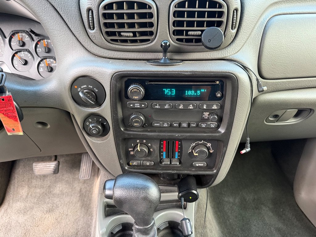 Used 2004 Chevrolet TrailBlazer LS w/ LS Preferred Equipment Group AWD/4WD image 15