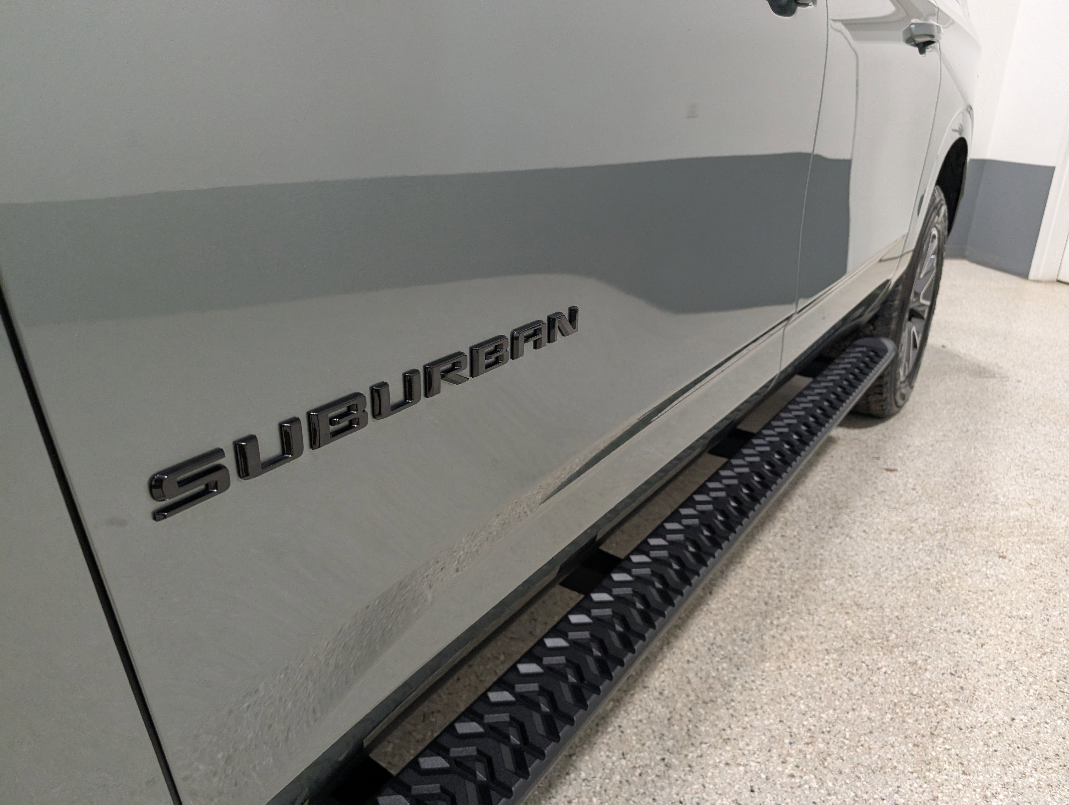 Used 2023 Chevrolet Suburban Z71 w/ Luxury Package image 9
