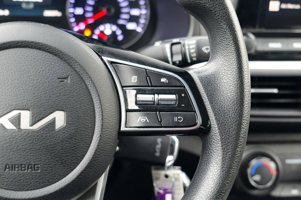 Used 2023 Kia Forte LXS image 40