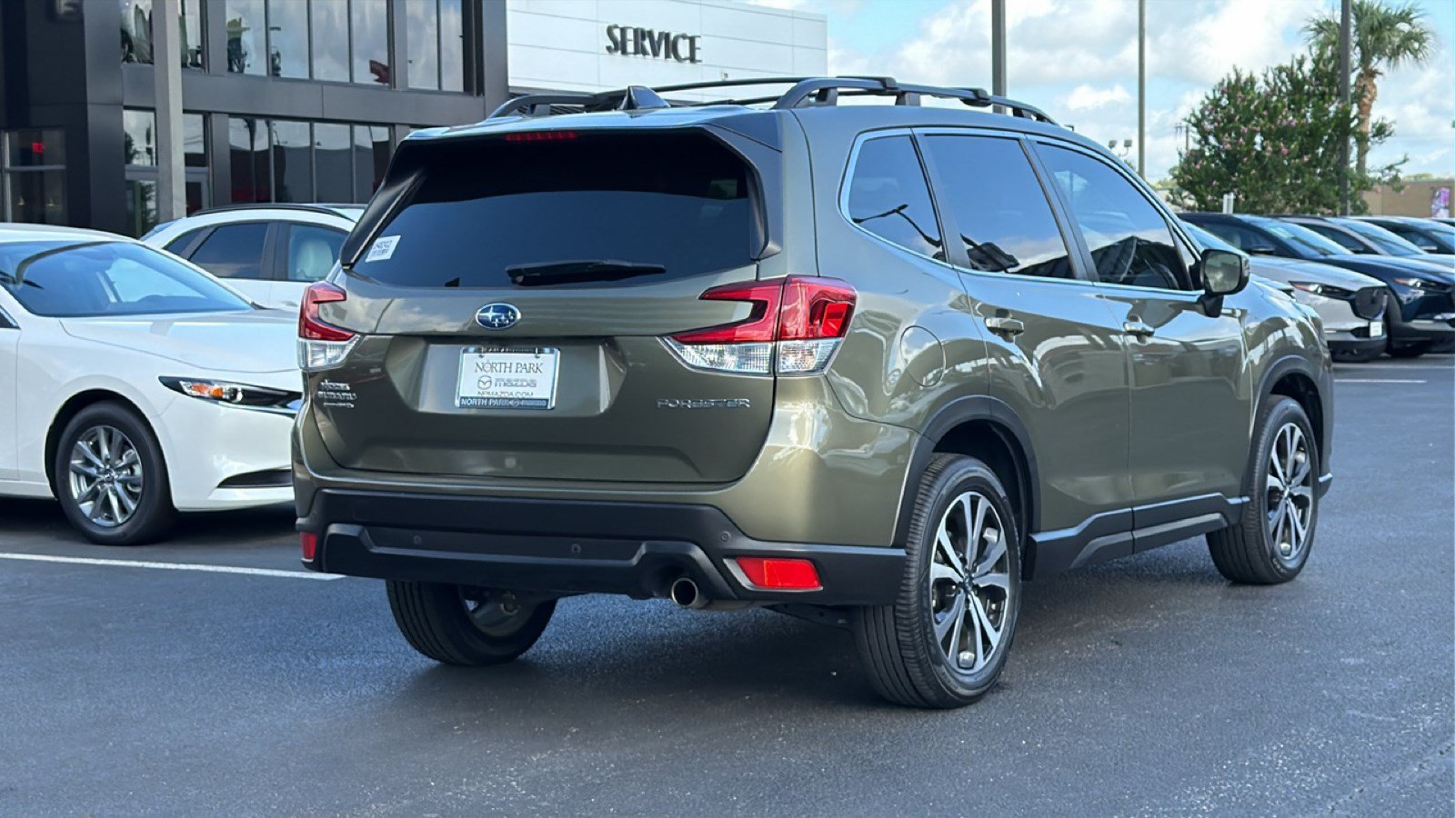 Used 2024 Subaru Forester Limited AWD/4WD image 3