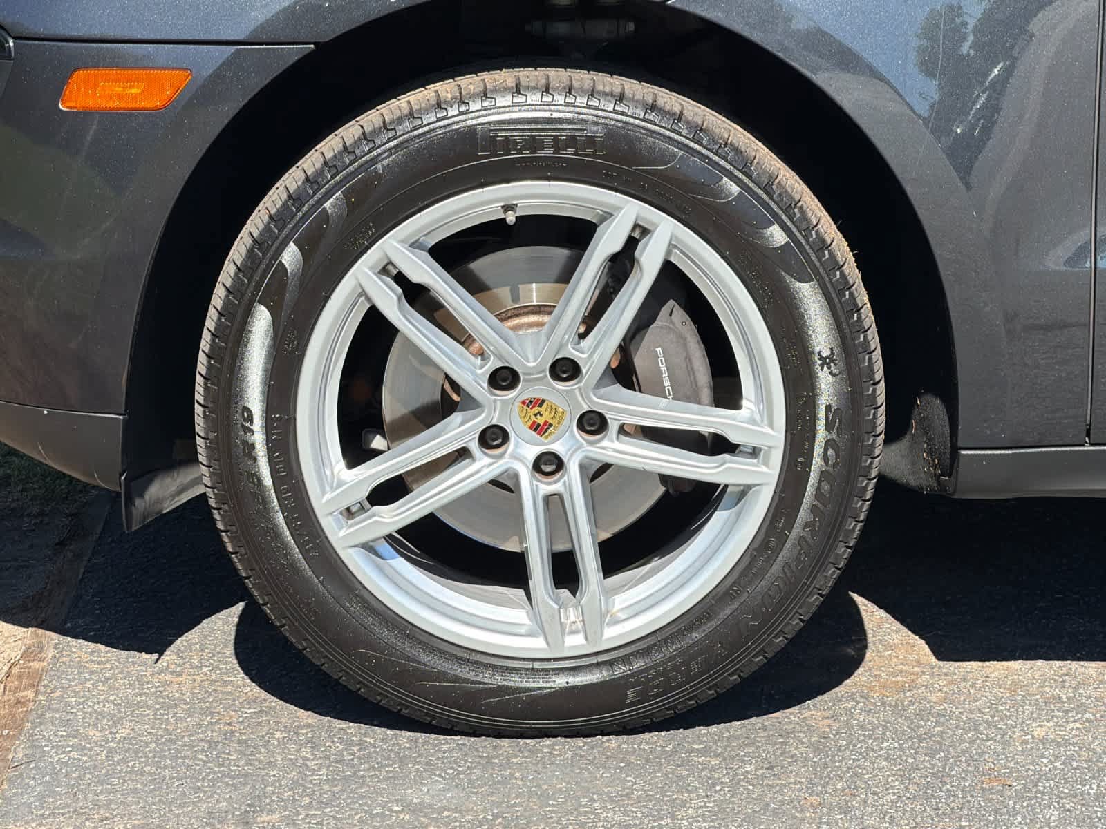 Used 2018 Porsche Macan AWD/4WD image 31