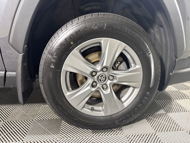 Used 2022 Toyota RAV4 XLE w/ Convenience Package AWD/4WD image 15
