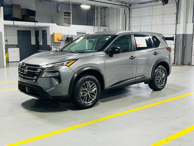 Used 2024 Nissan Rogue S FWD image 13