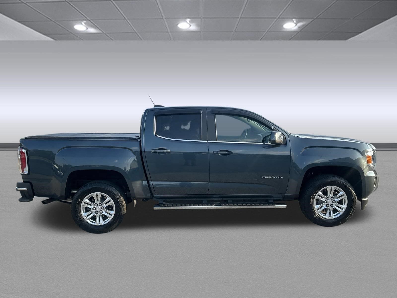 Used 2019 GMC Canyon SLE w/ SLE Convenience Package RWD image 2