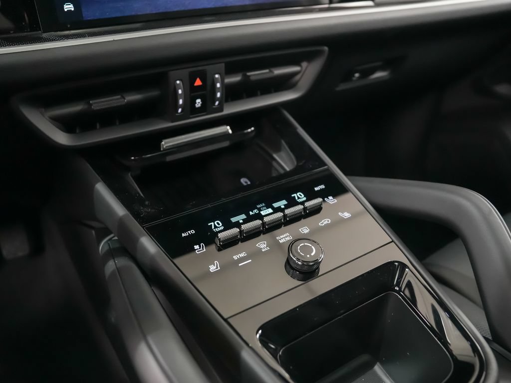 New 2026 Porsche Cayenne Coupe AWD/4WD image 32