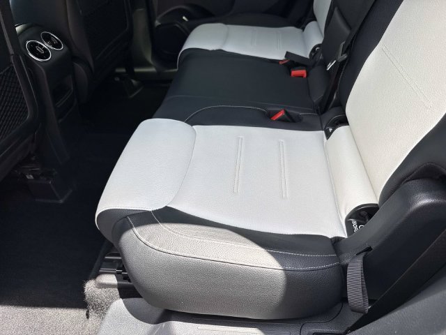 Used 2022 Mercedes-Benz GLB 35 AMG 4MATIC image 16
