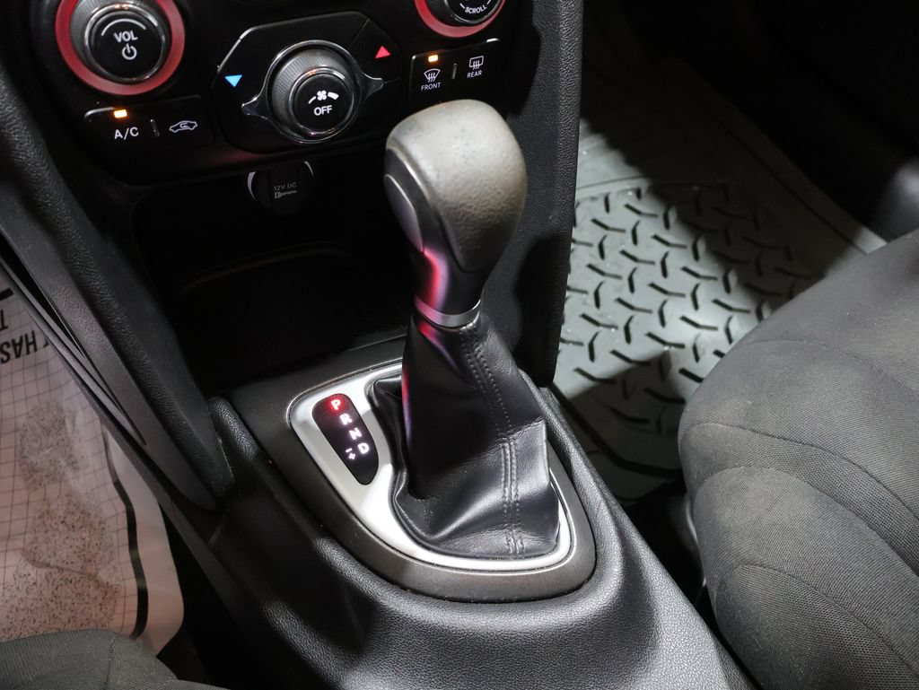 Used 2013 Dodge Dart Aero FWD image 25