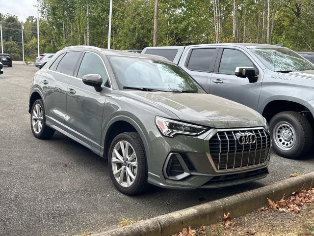 Used 2025 Audi Q3 2.0T Premium AWD/4WD image 2