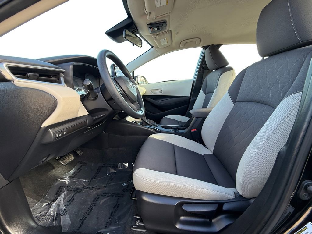 Used 2024 Toyota Corolla LE image 9