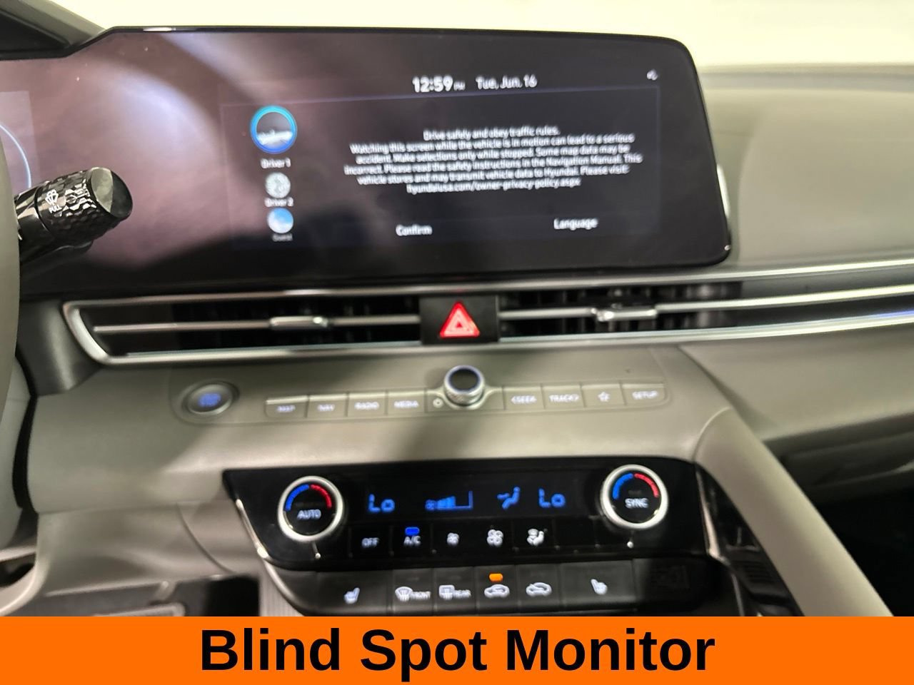 Used 2024 Hyundai Elantra SEL w/ Convenience Package FWD image 16