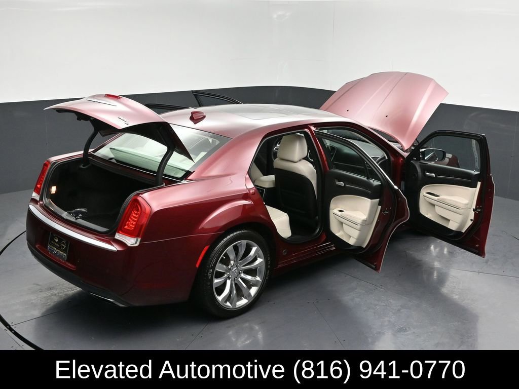 Used 2016 Chrysler 300 C w/ Safetytec Plus Group image 34