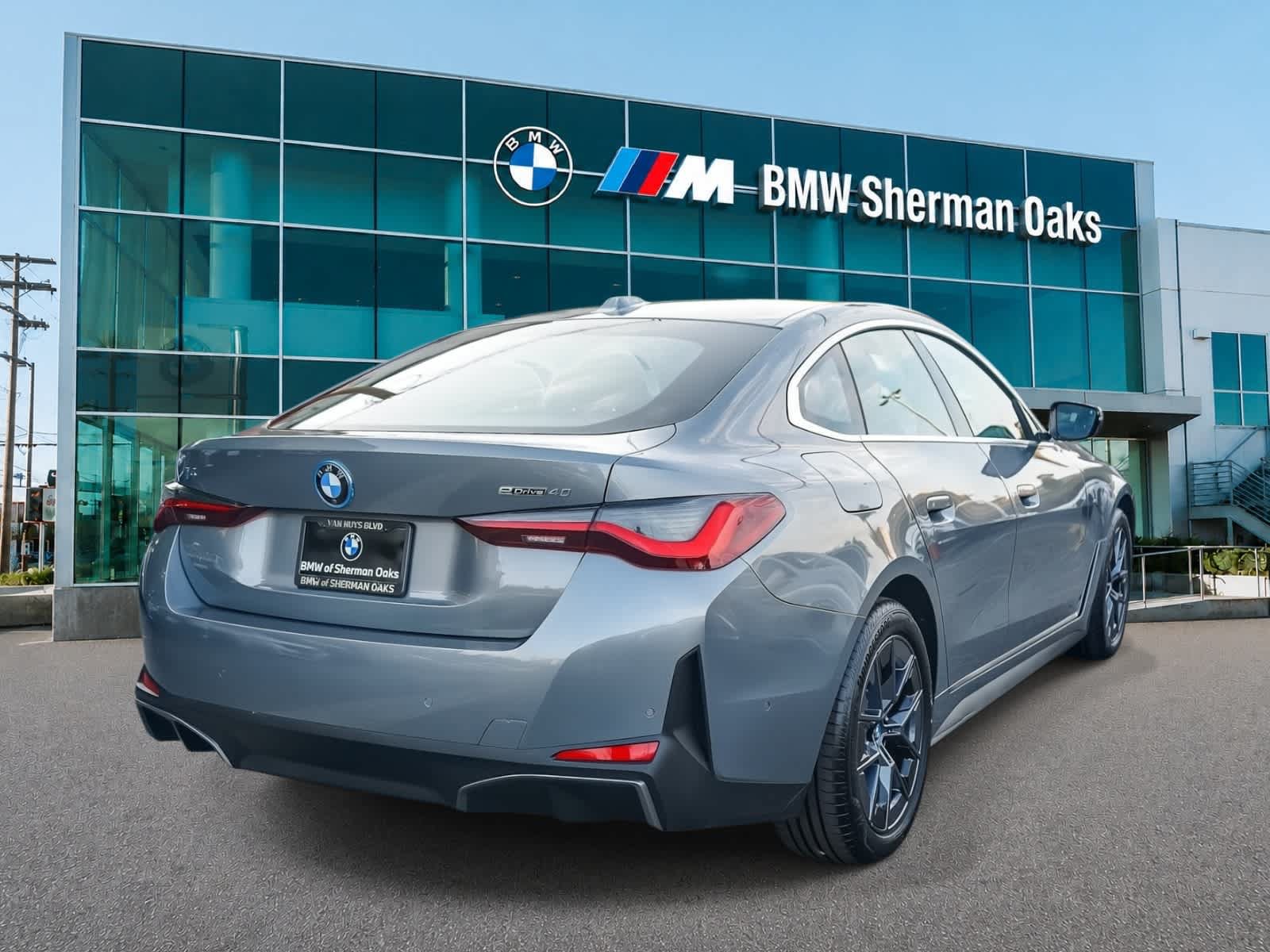 Used 2023 BMW i4 eDrive40 w/ Premium Package RWD image 4