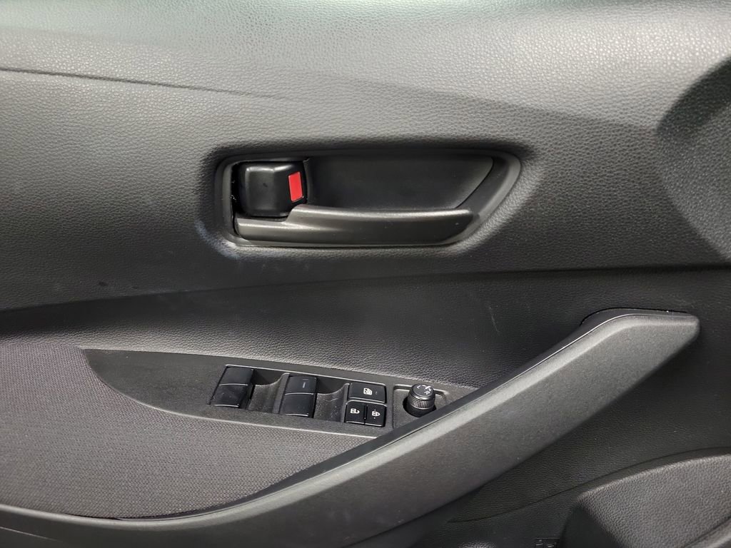Used 2025 Toyota Corolla LE image 19