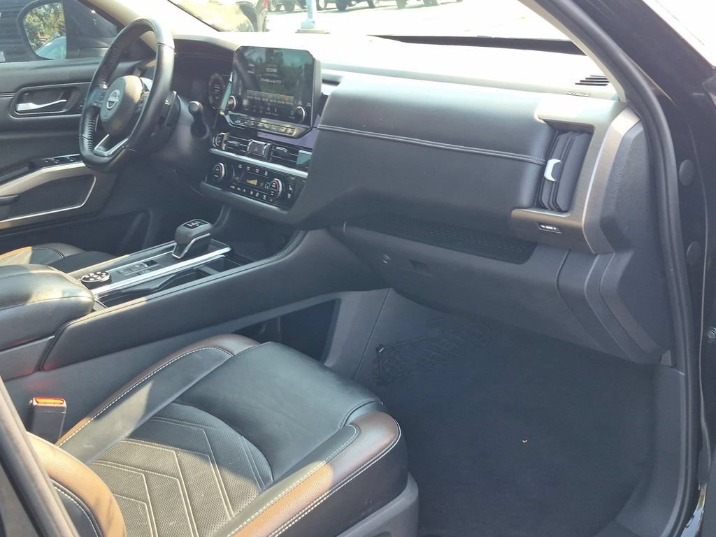 Used 2023 Nissan Pathfinder Platinum AWD/4WD image 32
