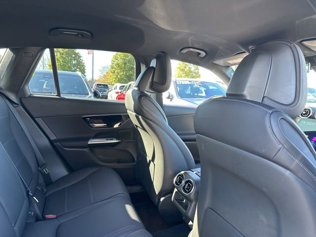 Used 2025 Mercedes-Benz GLC 300 4MATIC image 27