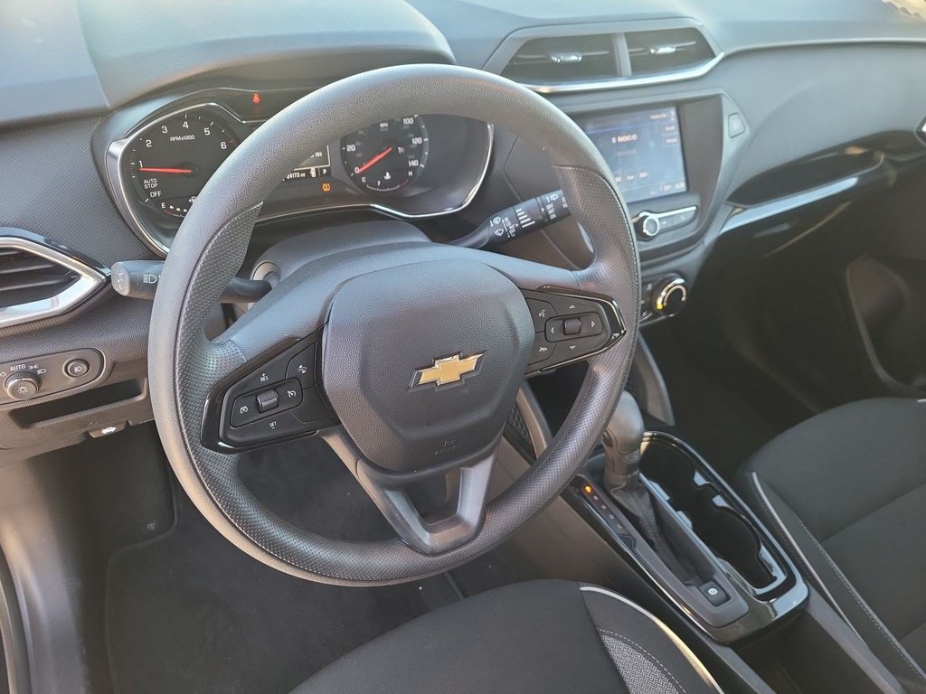 Used 2023 Chevrolet TrailBlazer LT AWD/4WD image 16