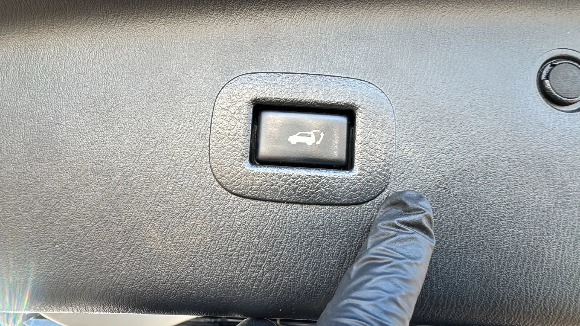 Used 2019 Nissan Armada Platinum w/ Interior Lighting Package AWD/4WD image 32