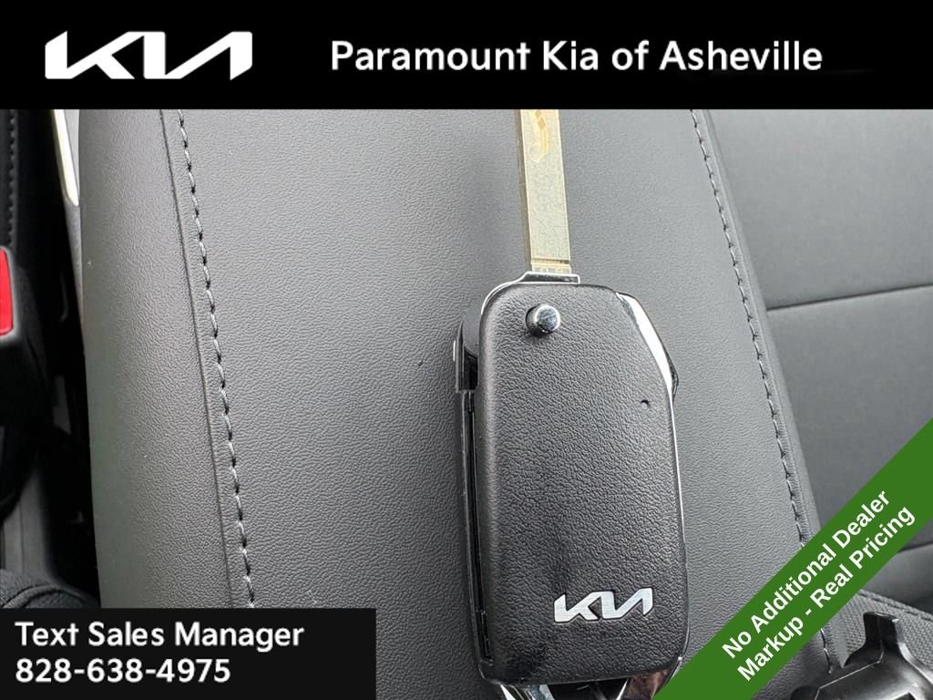 New 2026 Kia Niro LX FWD image 28