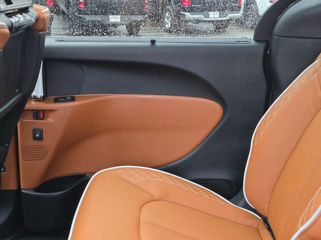 New 2026 Chrysler Pacifica Pinnacle image 38