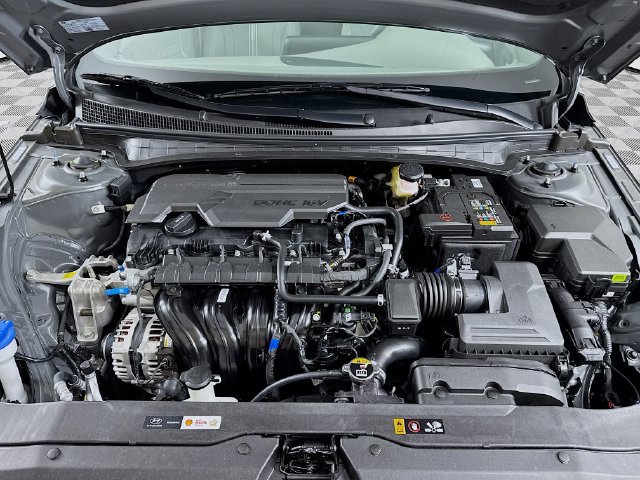 Used 2025 Hyundai Elantra Sport FWD image 43