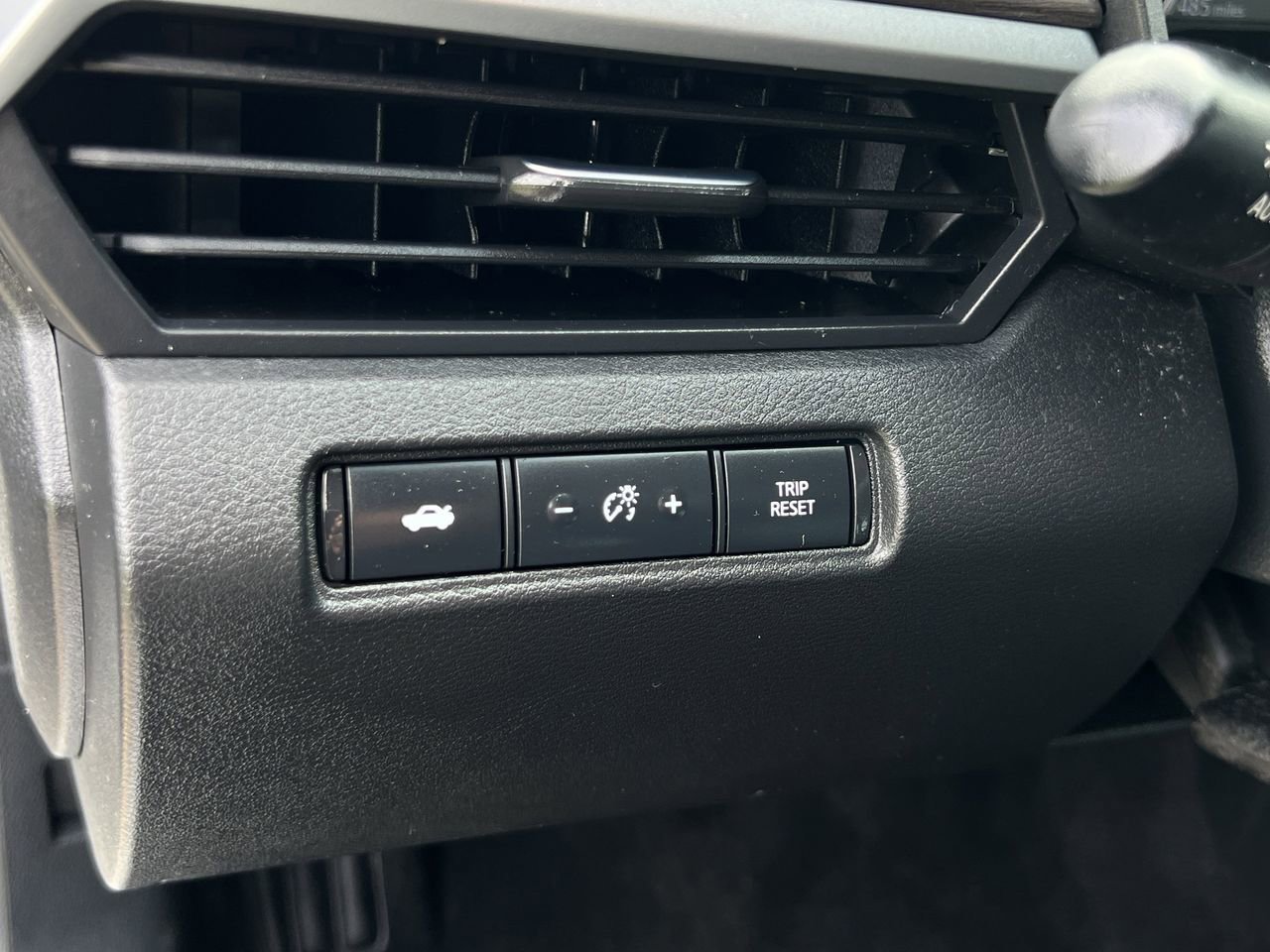 Used 2024 Nissan Altima 2.5 SV FWD image 21