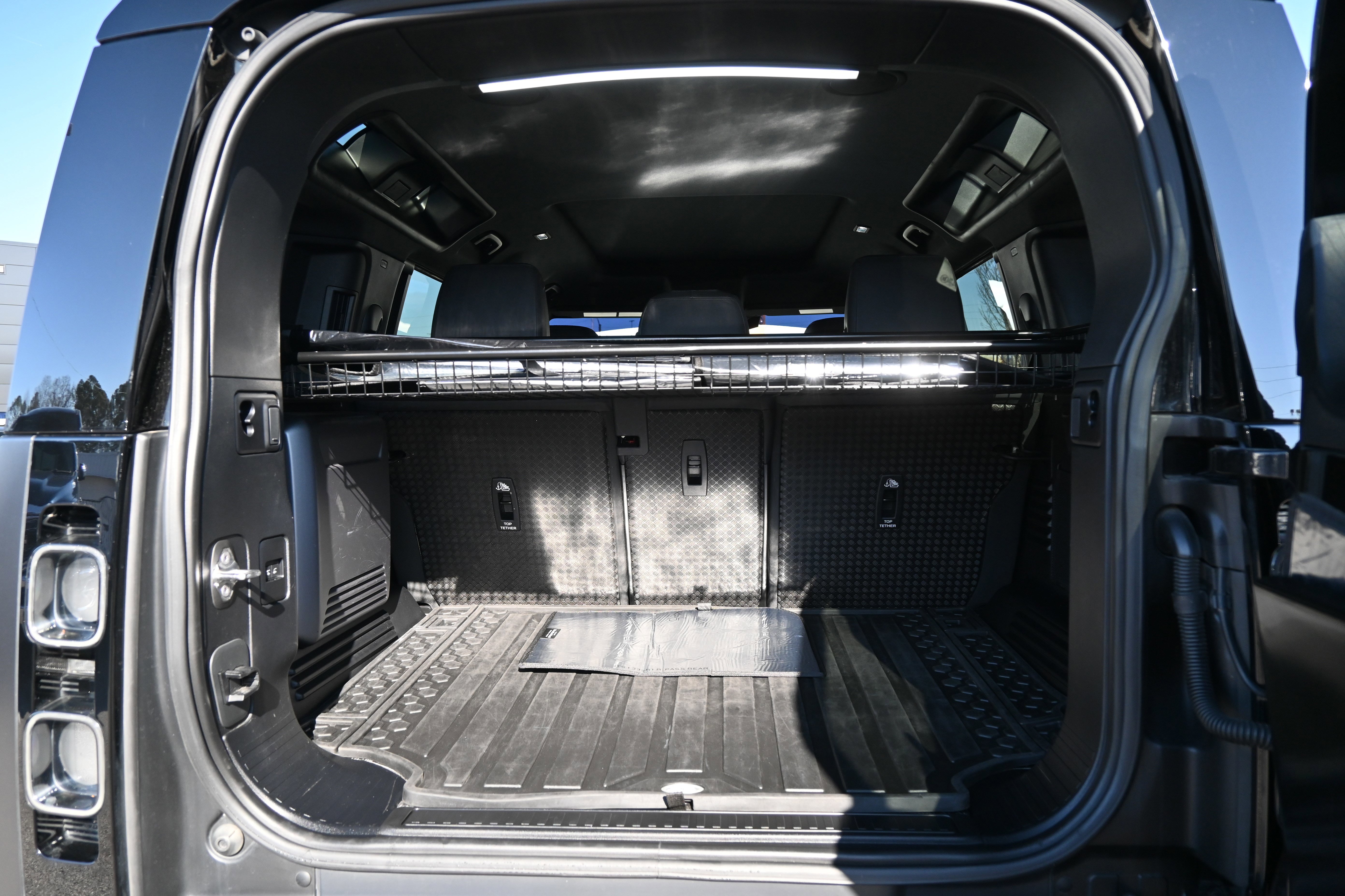 Used 2023 Land Rover Defender 110 Carpathian Edition image 34