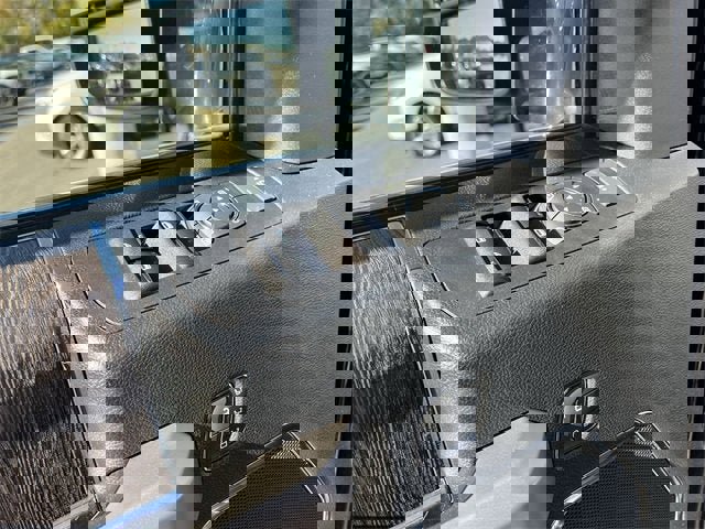 Used 2021 Ford F350 Lariat w/ Chrome Package image 23