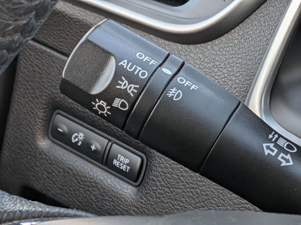 Used 2023 Nissan Murano SV AWD/4WD image 23