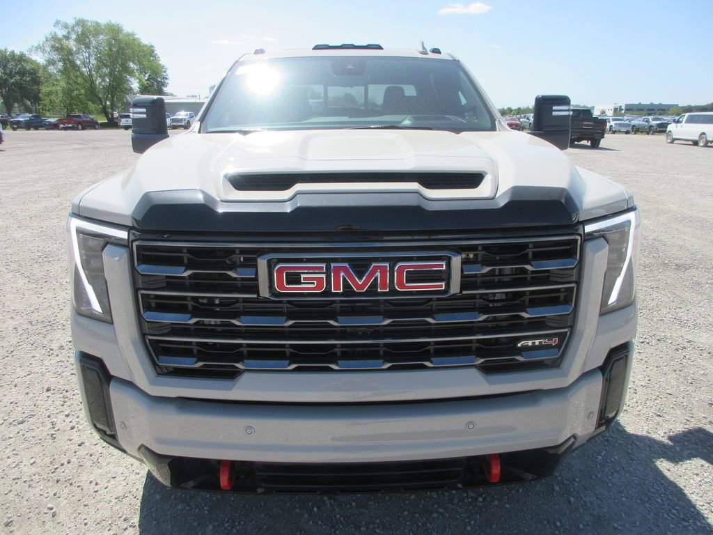 New 2026 GMC Sierra 3500 AT4 w/ AT4 Premium Plus Package AWD/4WD image 11
