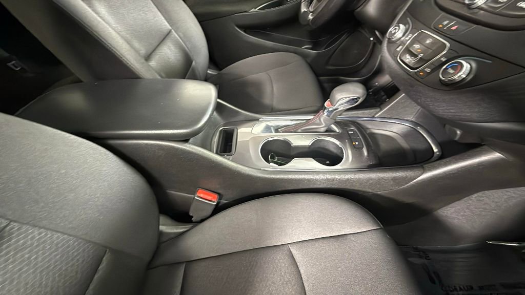 Used 2021 Chevrolet Malibu RS image 35