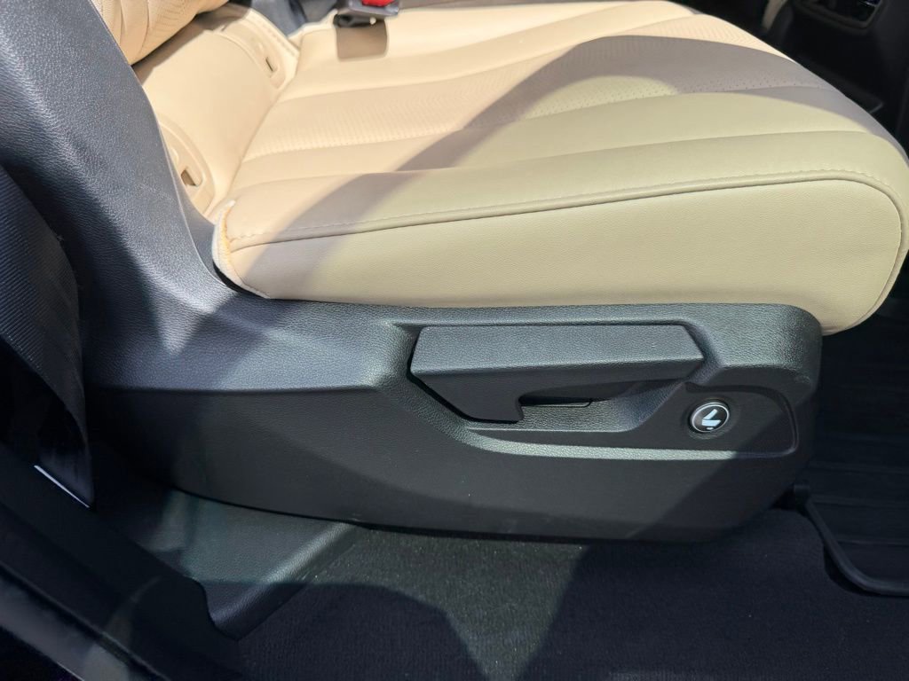 Used 2025 Acura MDX SH-AWD w/ Technology Package image 38