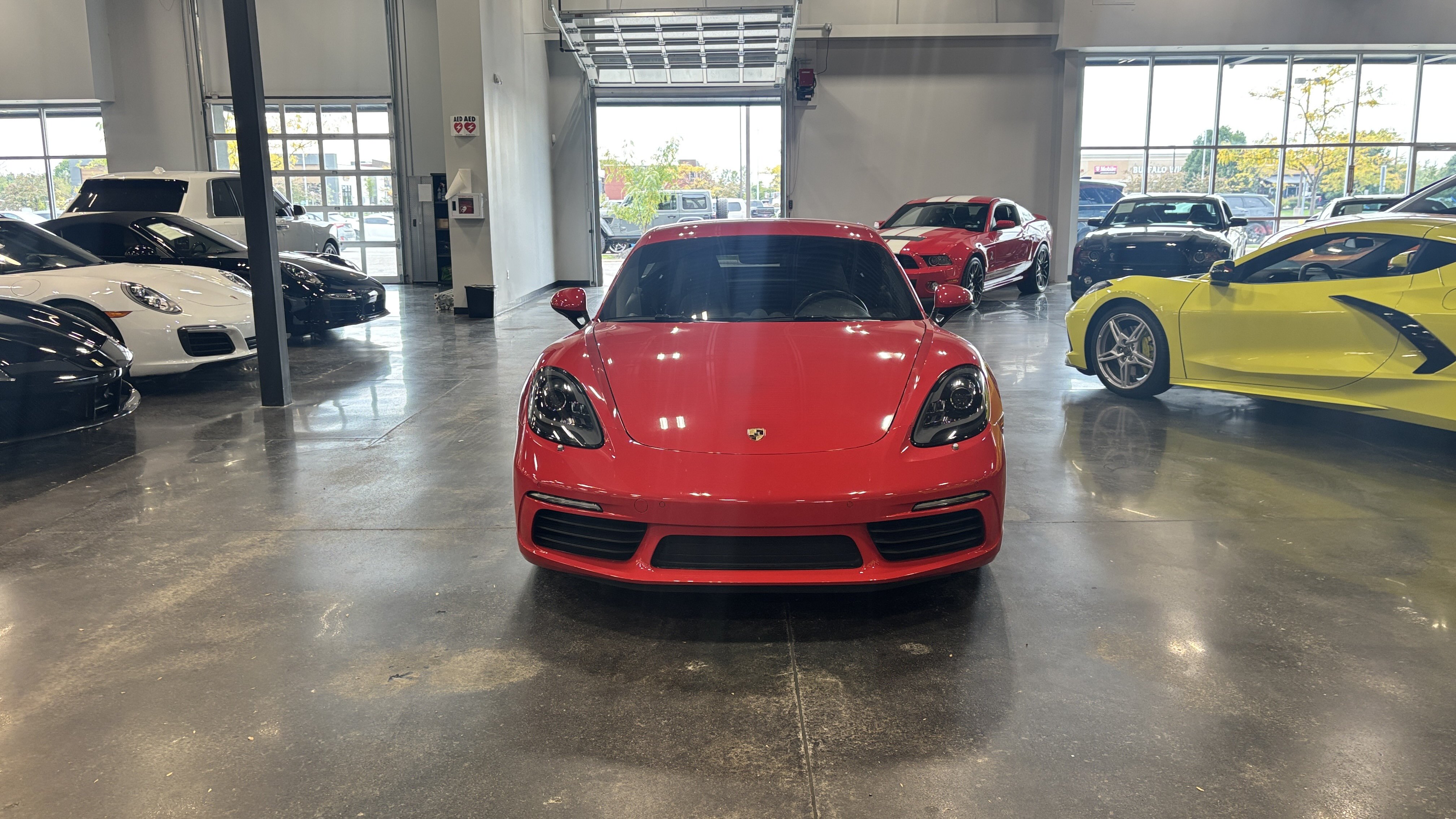 Used 2018 Porsche 718 Cayman RWD image 2