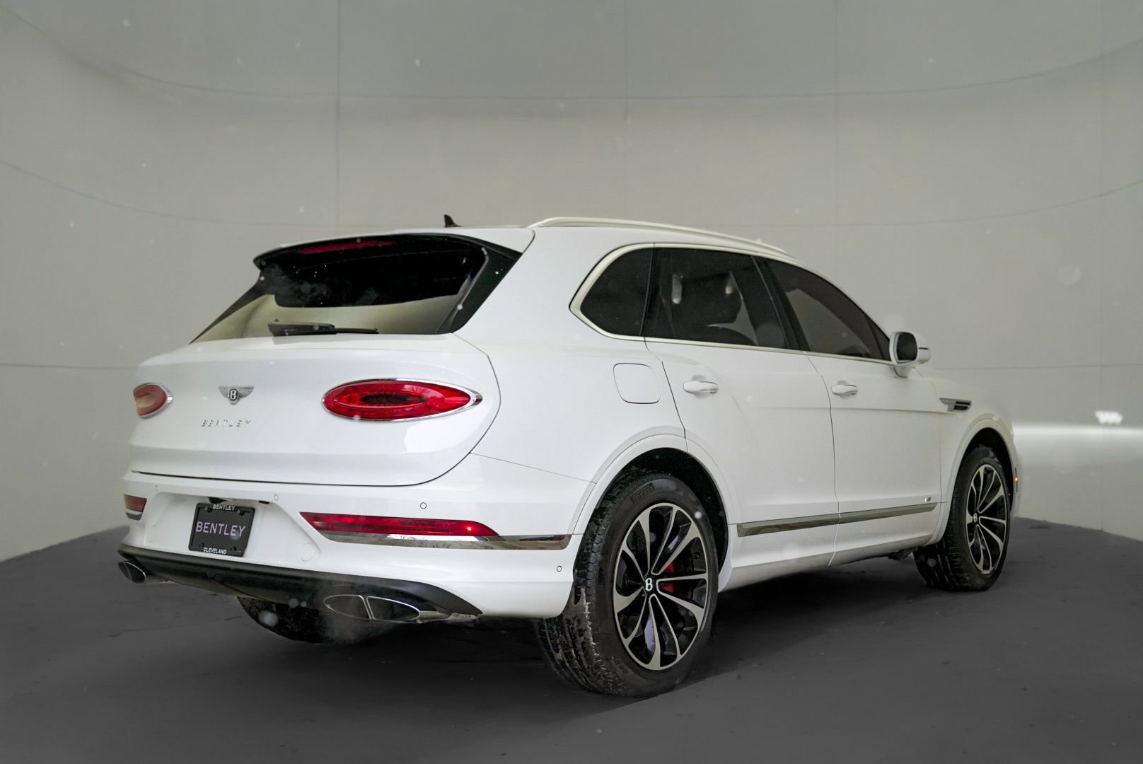 Used 2022 Bentley Bentayga image 3