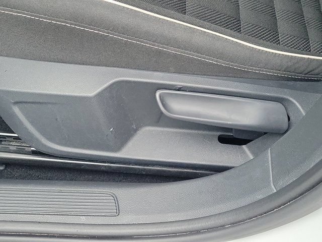 Certified 2023 Volkswagen Jetta Sport FWD image 19