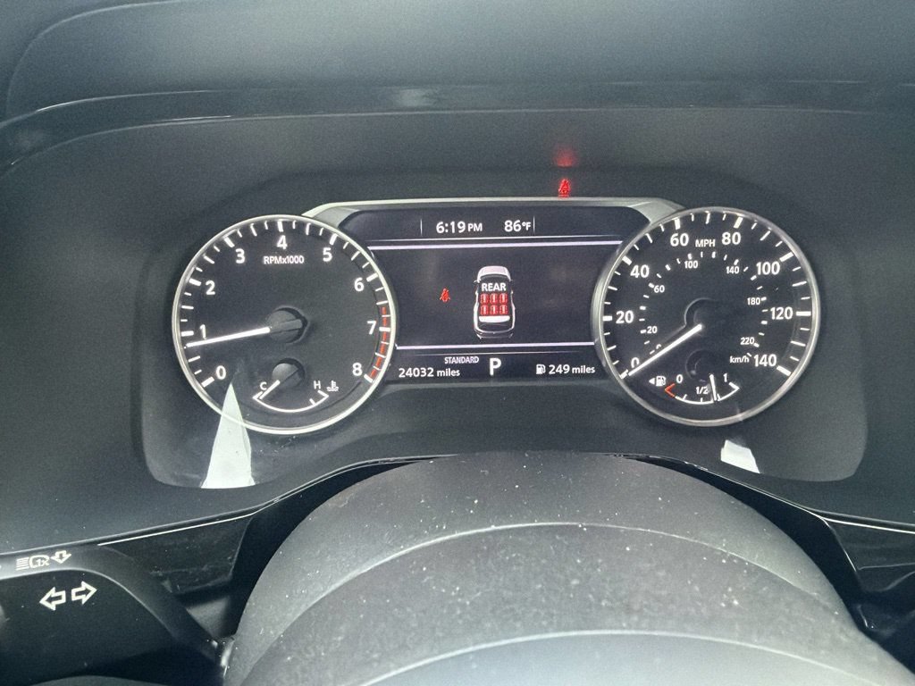 Used 2024 Nissan Pathfinder SV FWD image 12