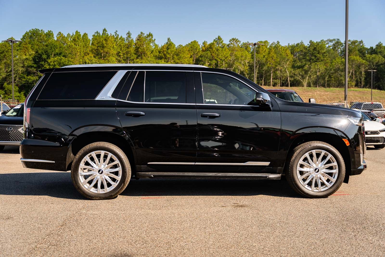 Used 2024 Cadillac Escalade Premium Luxury AWD/4WD image 8
