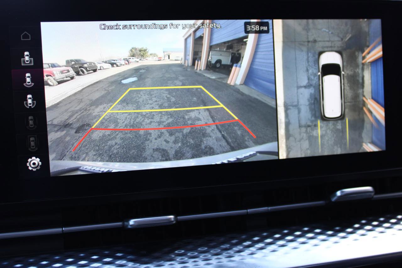 Used 2024 Kia Carnival SX Prestige image 31