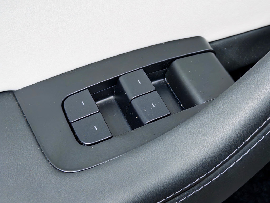 Used 2024 Tesla Model 3 Performance AWD/4WD image 8