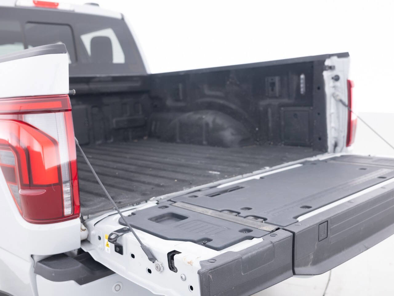 Used 2024 Ford F150 Lariat w/ Bed Utility Package AWD/4WD image 46