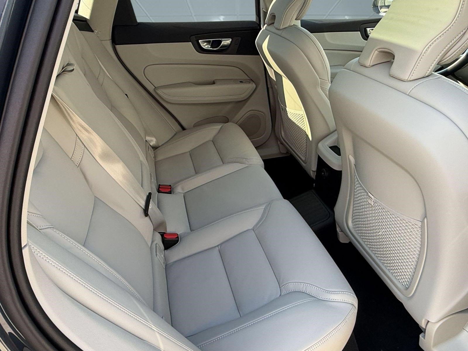 New 2026 Volvo XC60 T8 Ultra w/ Climate Package AWD/4WD image 30