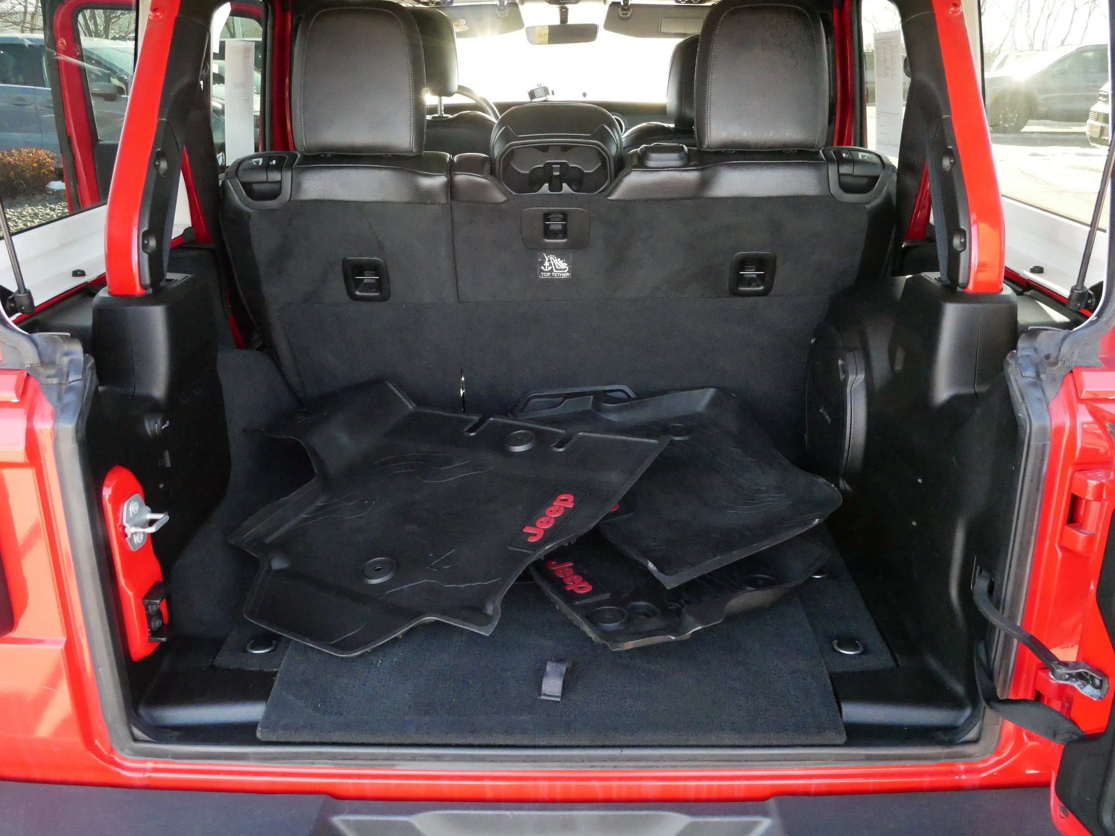 Used 2018 Jeep Wrangler Unlimited Sahara image 18