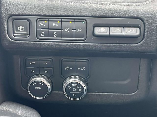 Used 2021 GMC Yukon XL Denali w/ Denali Premium Package image 26