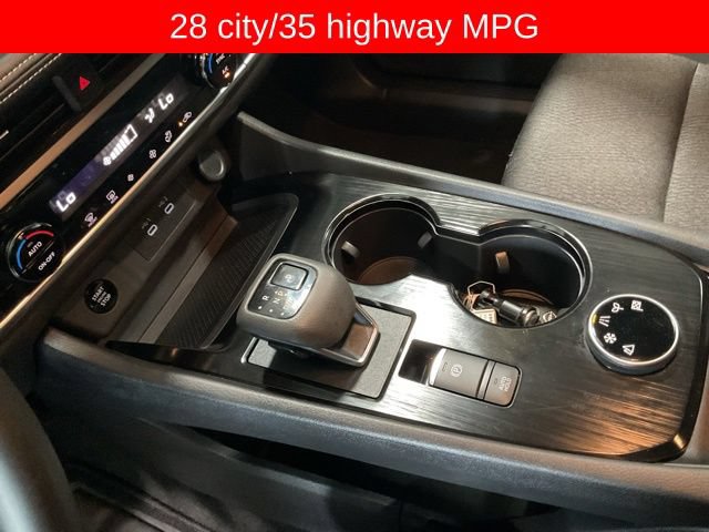 Used 2025 Nissan Rogue SV AWD/4WD image 16